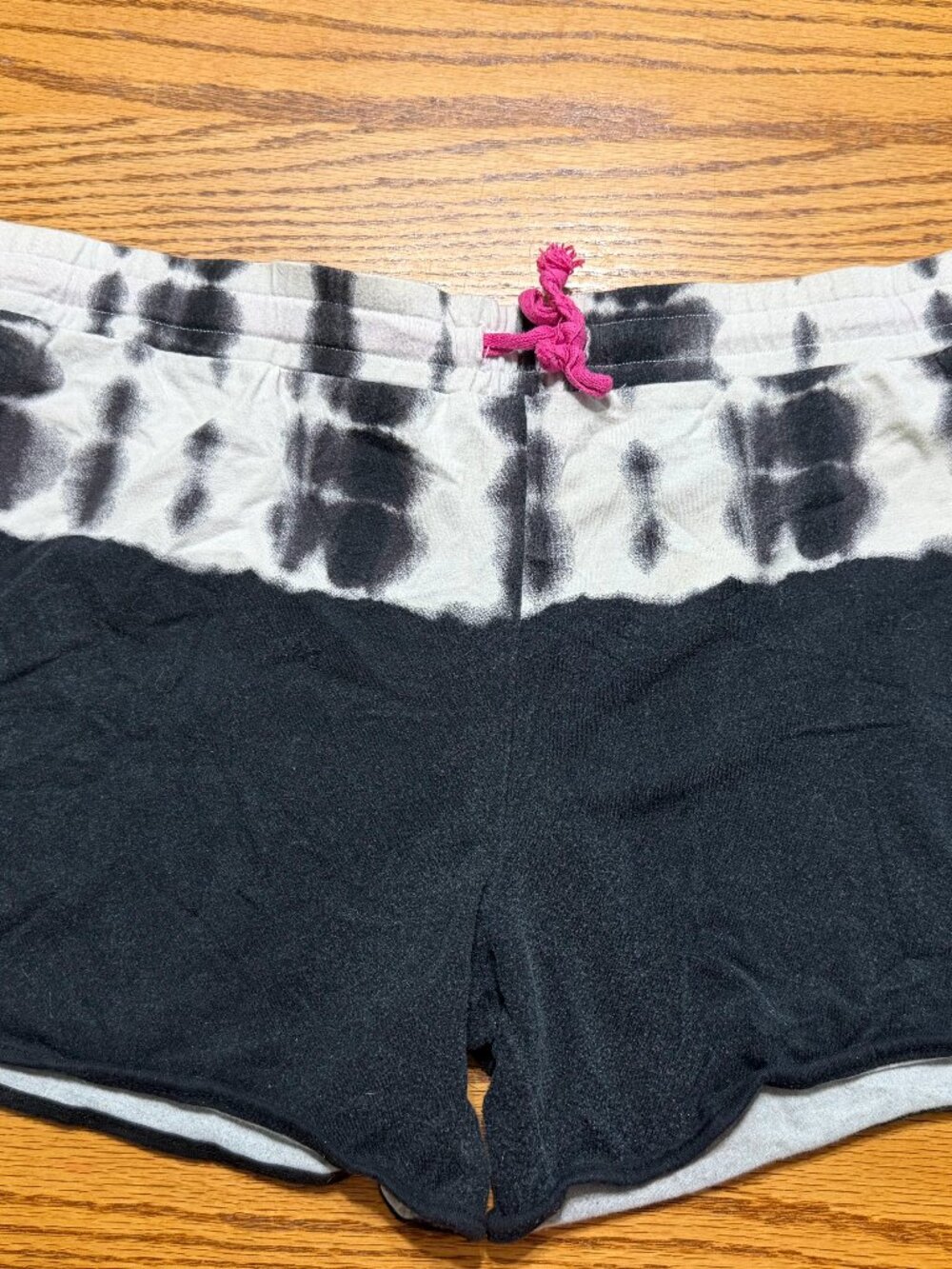 Hard Rock Cafe Women's Black Tie-dye Fleece Lounge Shorts XL Pink Logo & String